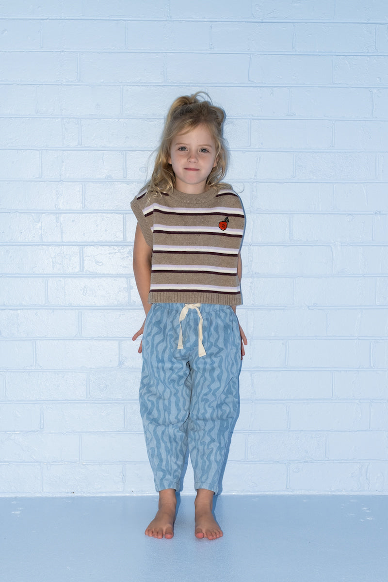 Organic Stripe Apple Embroidery Knit Vest - Oatmilk